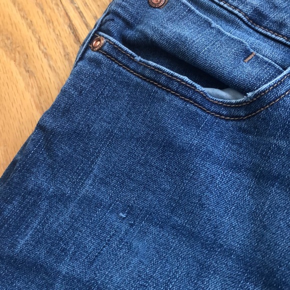 Celebrity Gold Skinny Stretch w/ Distressing - Excellent! - Picture 7 of 16